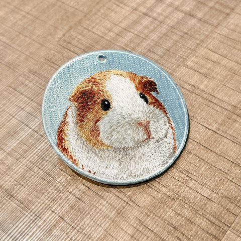 雙面刺繡吊飾（天竺鼠）