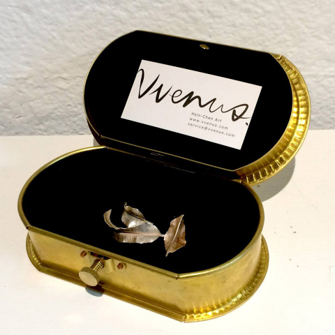 欣辰藝術黃銅收藏盒 黑布襯墊示意/銀飾物品置入示意