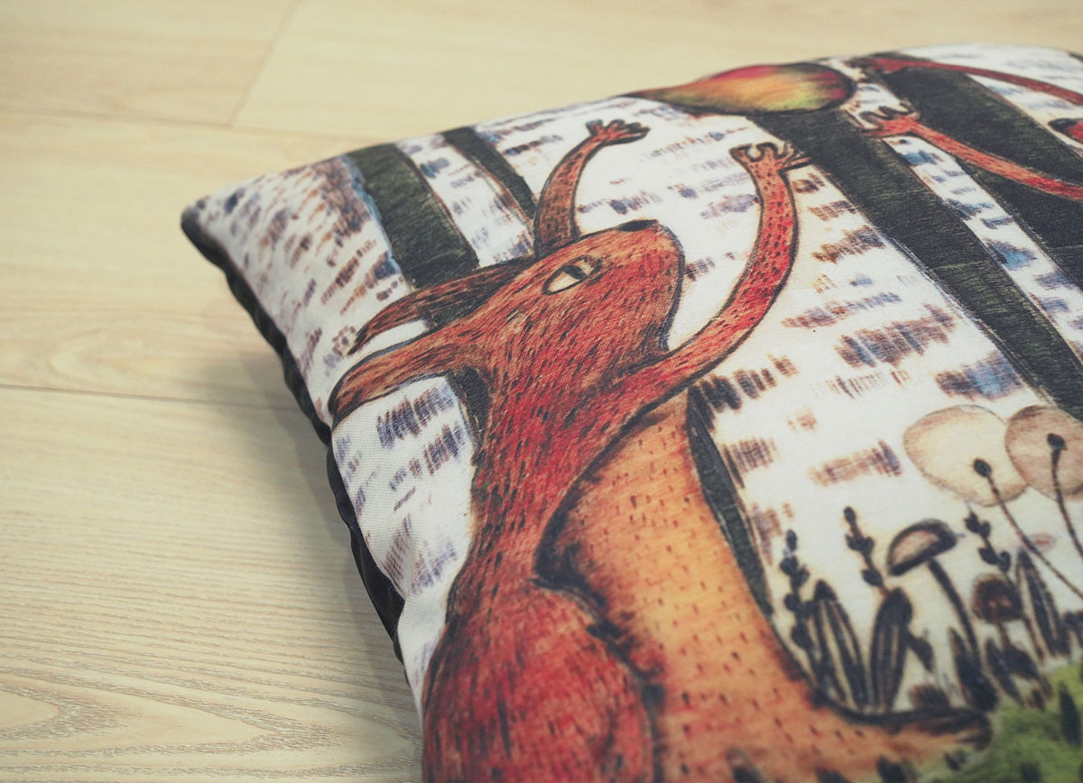 羊號角插畫抱枕