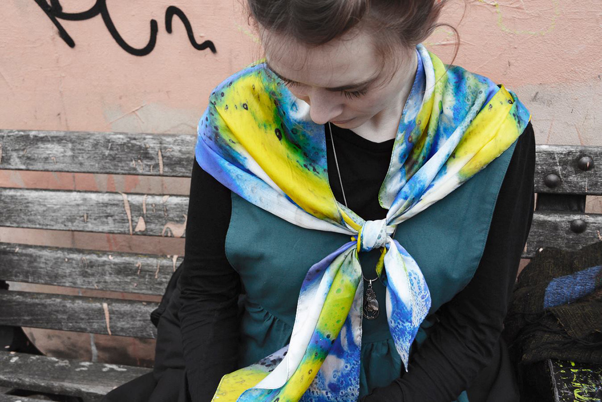 創世紀Genesis真絲絲巾